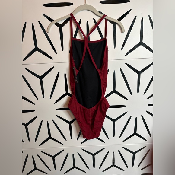 Speedo Women’s Endurance+ One-Piece Swimsuit “The One” Maroon Size 36/10 - Picture 2 of 9